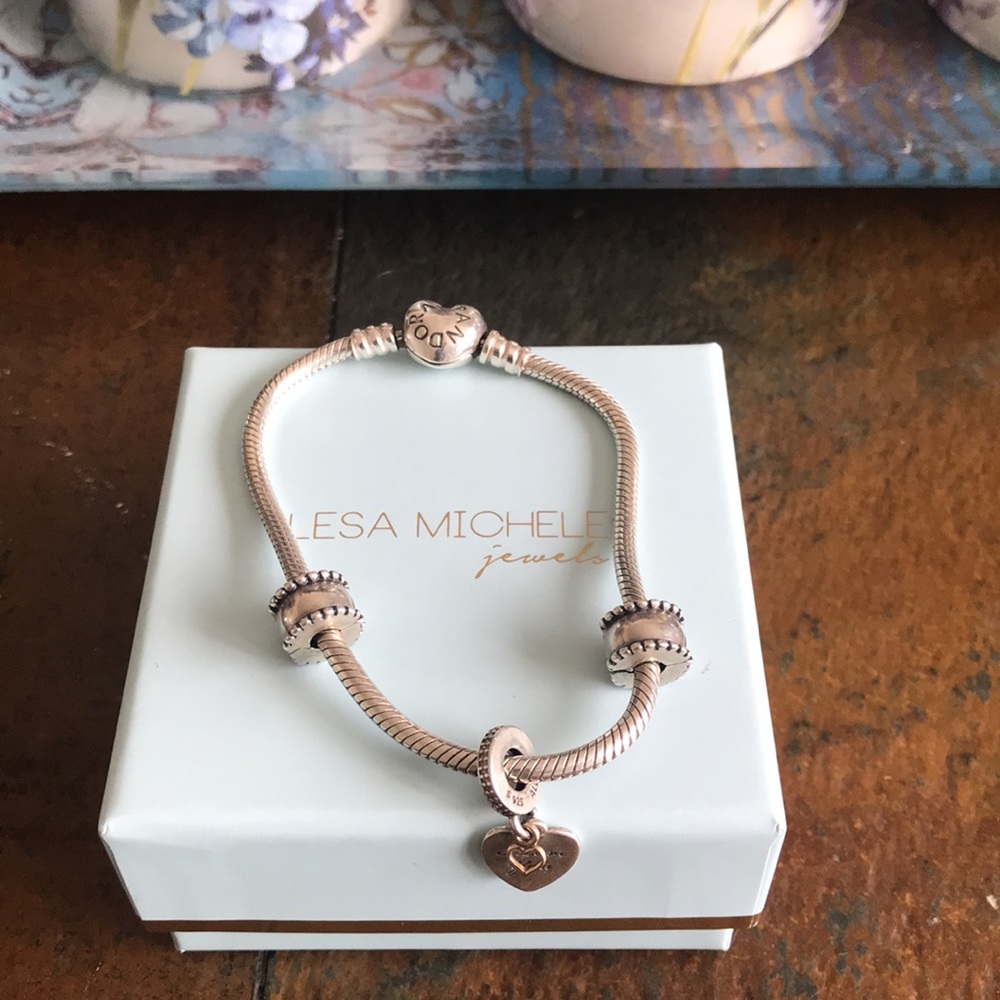 ✨Pandora bracelet ✨